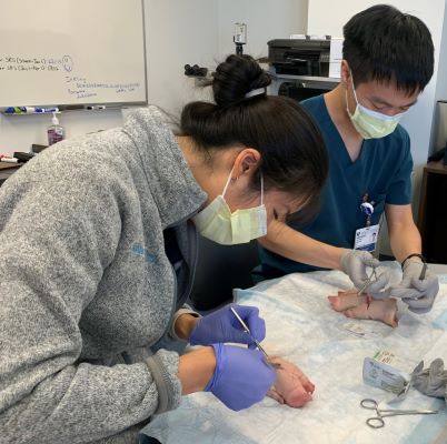 Residents in Suture Lab